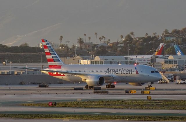 Boeing 787-8 (N812AA)