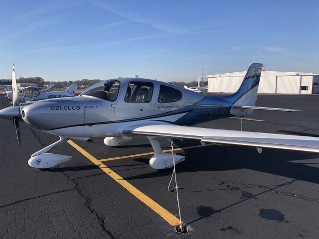 Cirrus SR-22 (N328WH)