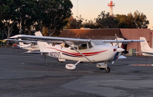 Cessna Skylane (N727VT) - The aircraft's right main tire was flat while landing.