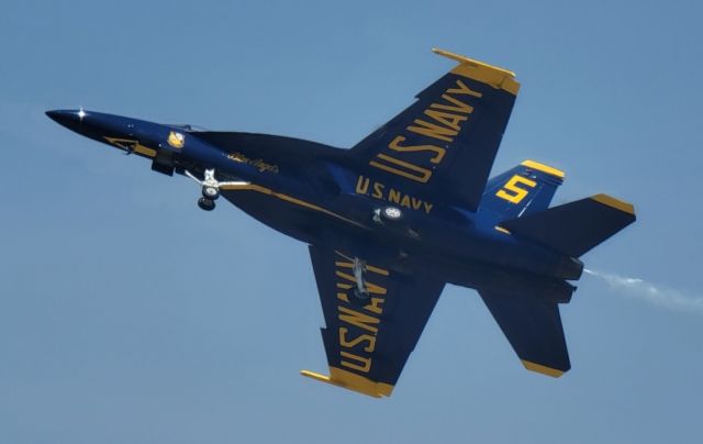 McDonnell Douglas FA-18 Hornet (16-5663) - USN F/A-18E Super Hornet at Thunder Over Dover 2022