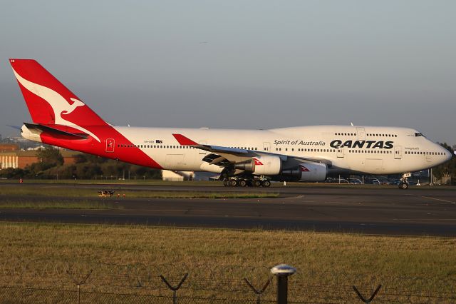 Boeing 747-400 (VH-OEB) - on 1 December 2017