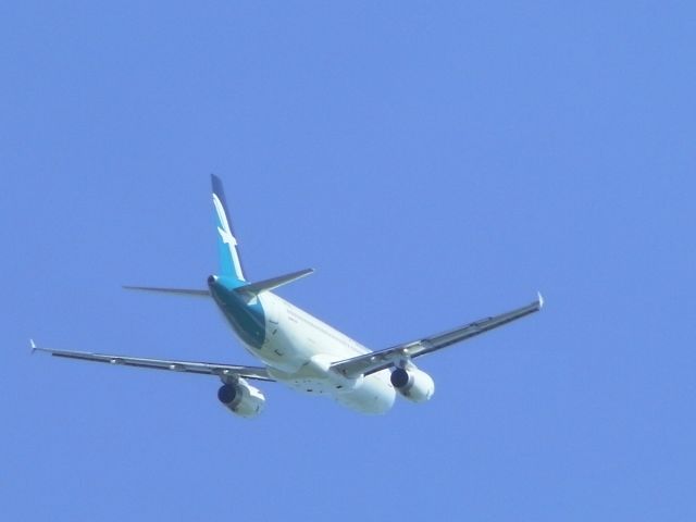 Airbus A320 (9V-SLI)