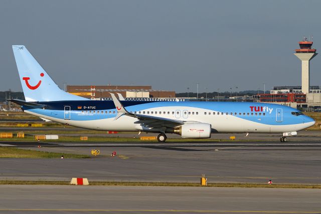 Boeing 737-800 (D-ATUC) - date 21-06-2014, line-up RWY18, now with new split scimitar winglets