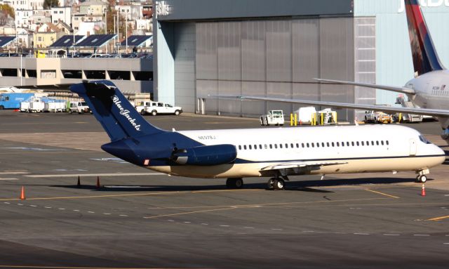 McDonnell Douglas DC-9-30 (N697BJ) - Columbus Blue Jackets in town playing the Bruins