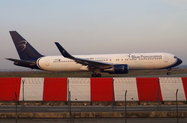 BOEING 767-300 (I-BPAD)