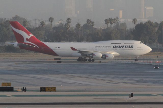 Boeing 747-400 (VH-OEG)