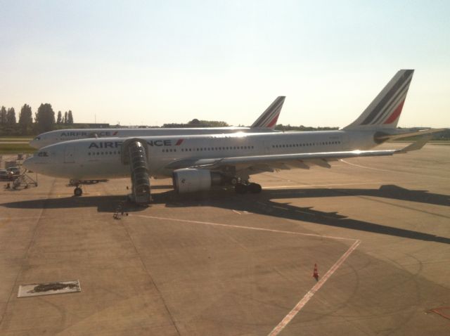 Airbus A330-300 —