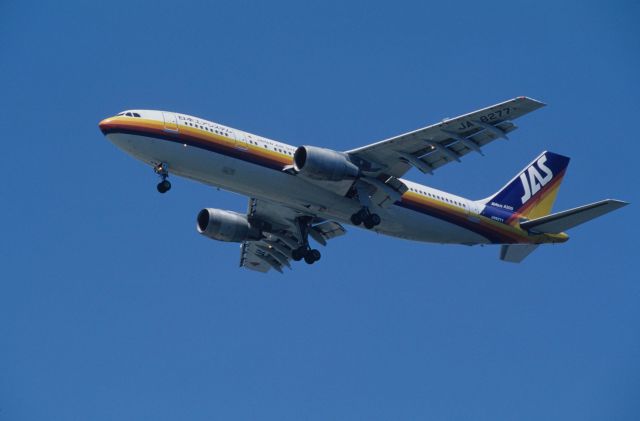 Airbus A300F4-200 (JA8277) - Final Approach to Narita Intl Airport Rwy16L on 1994/08/16