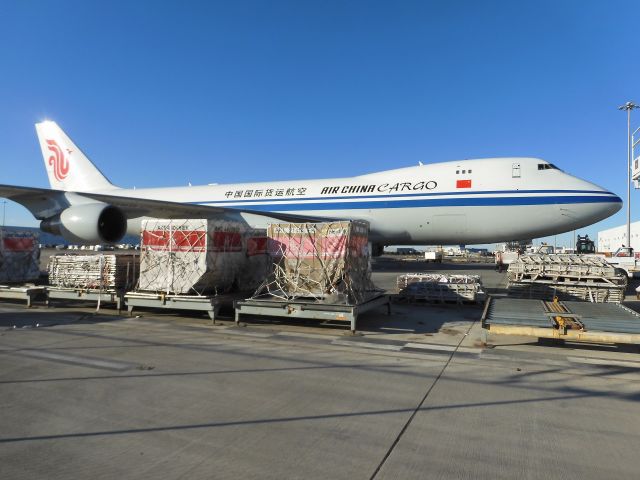 Boeing 747-400 (B-2475)