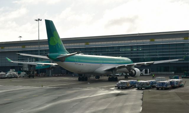 Airbus A330-200 (EI-EDY) - Aer Lingus Airbus A330-302 EI-EDY in Dublin 