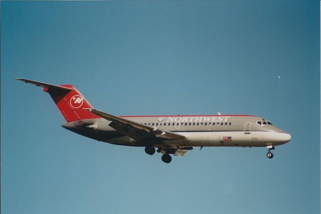 Douglas DC-9-10 (N8912E)