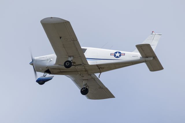 Piper Cherokee (N1677J)