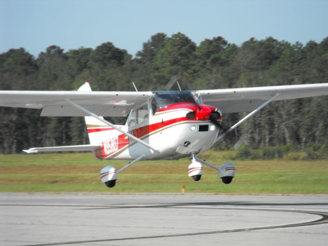 Cessna Skylane (N95807) - A beautiful Cessna Skylane landing RWY 4 at the 2015 Thomasville Fly-in