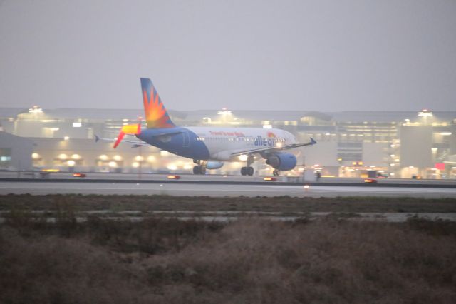 Airbus A319 (N310NV)