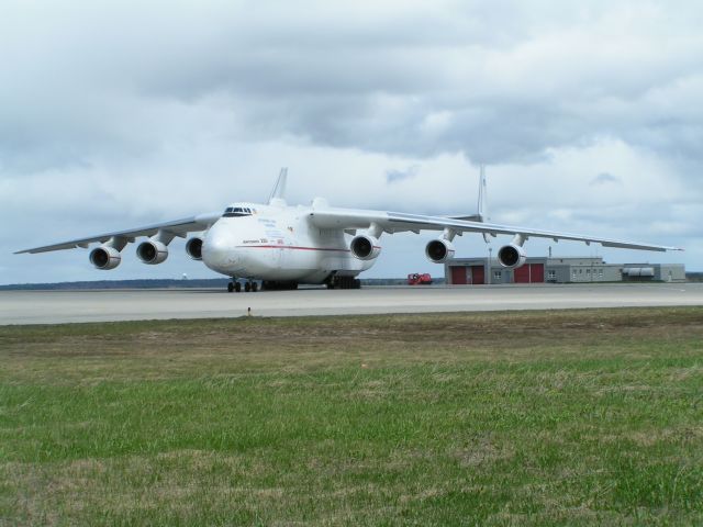 Antonov Antheus (UR-82005)