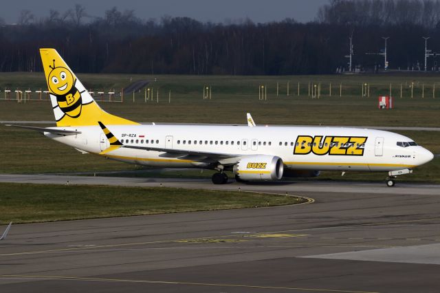 Boeing 737-800 (SP-RZA)