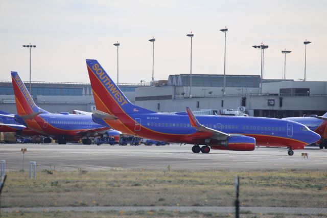 Boeing 737-700 (N495WN)