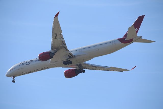 Airbus A350-1000 (G-VLUX)