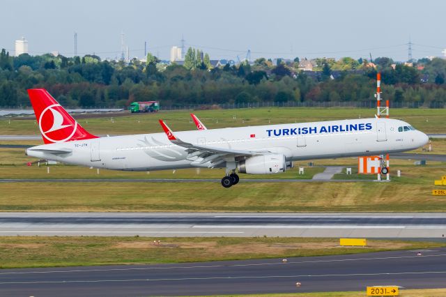 Airbus A321 (TC-JTK) - 04.10.2016