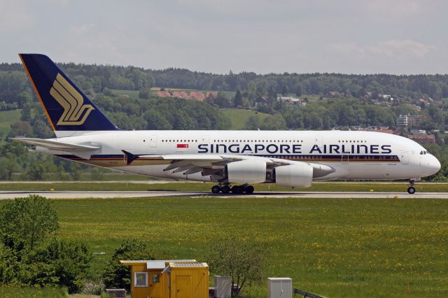 Airbus A380-800 (9V-SKC)