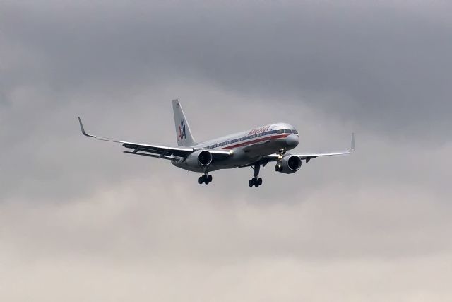 Boeing 757-200 (N602AN)