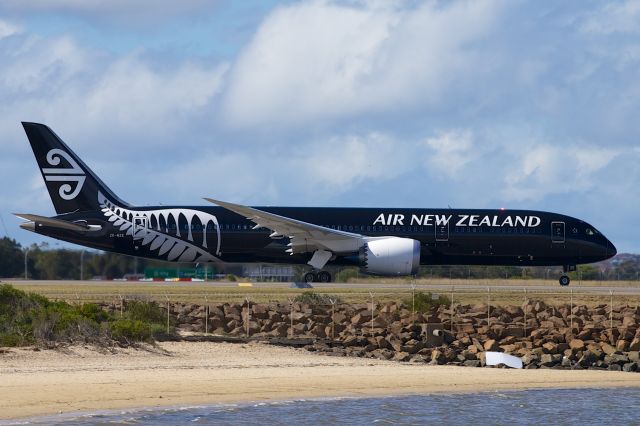 Boeing 787-9 Dreamliner (ZK-NZE)