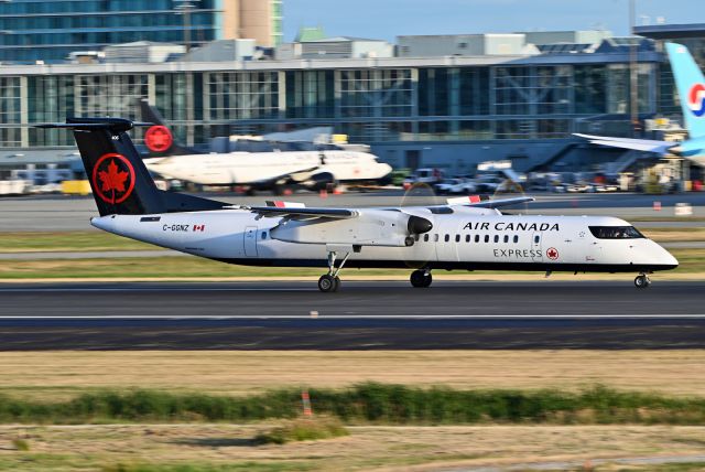 de Havilland Dash 8-400 (C-GGNZ)