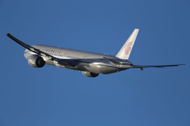 BOEING 777-300 (B-2089)