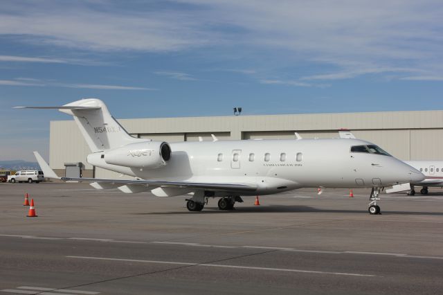 Bombardier Challenger 300 (N548XJ)