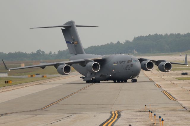 Boeing Globemaster III (07-7171) - 'DERN 04' from the 305th & 514th Air Mobility Wing based at Joint Base McGuire-Dix-Lakehurst, Wrightstown, NJ