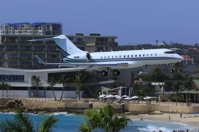 Bombardier Global Express (N1NE) - N1NE