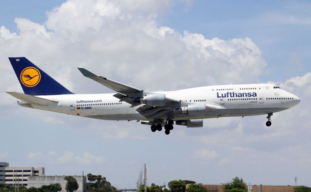 Boeing 747-400 (D-ABVC) - Baden-Württemberg