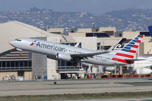 Boeing 737-800 (N829NN)