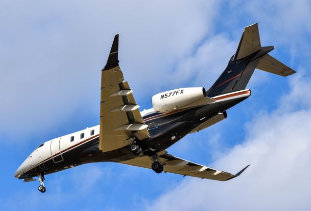 Embraer Legacy 450 (N577FX)