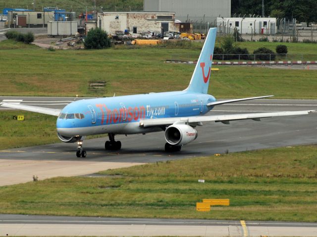 Boeing 757-200 (G-BYAI) - 2010