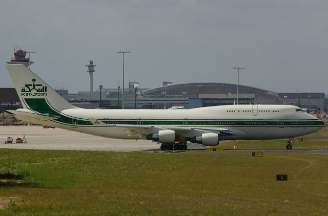 Boeing 747-400 (HZ-WBT7)