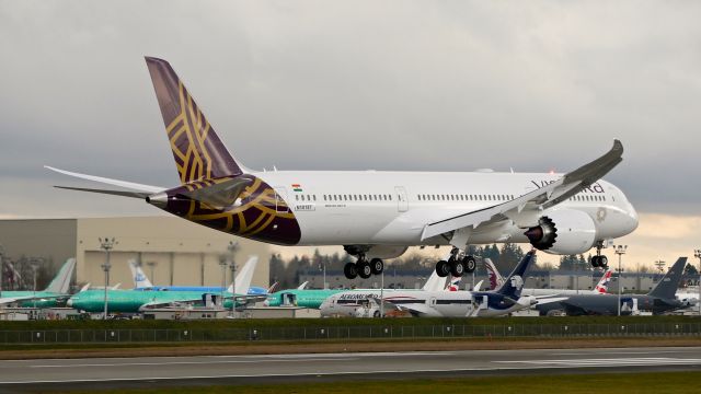 Boeing 787-9 Dreamliner (VT-TSH) - BOE417 on short final to Rwy 16R to complete a B3 flight on 12.11.20. (ln 1027 / cn 66528). The aircraft was using temporary reg #N10187.