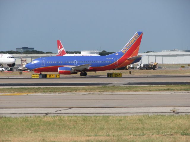 Boeing 737-500 (N520SW) - Southwest Airlines flight 24 with service to Oklahoma City, OK