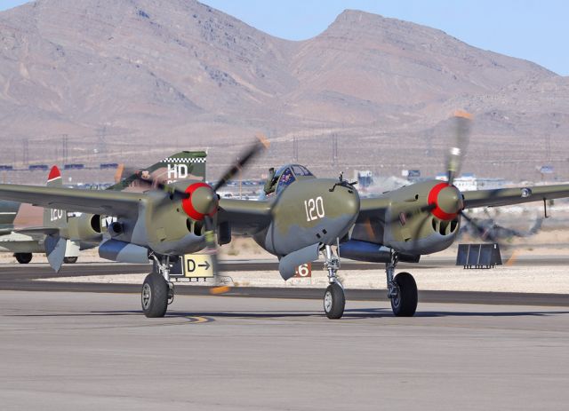 Lockheed P-38 Lightning (N38TF)