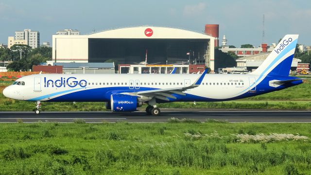 Airbus A321 (VT-IUV)