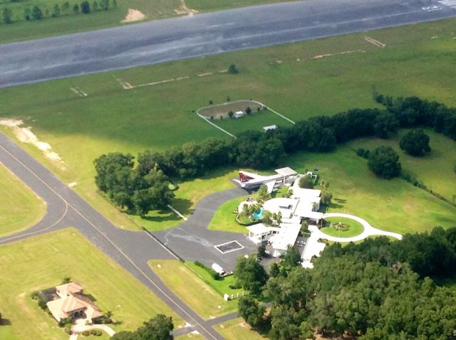 Boeing 707-100 (N707JT) - Private residence at Jumbolair airport 17FL north of Ocala, FL