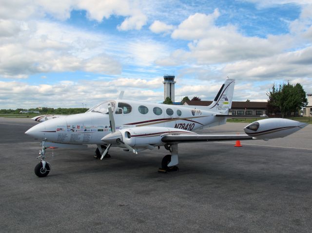 Cessna 340 (N7841Q) - Pressurized.