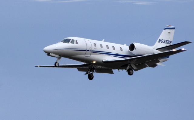 Cessna Citation Excel/XLS (N595RH) - On final is this 2018 Cessna Citation 560XLS in the Winter of 2020.