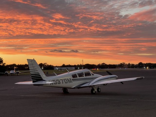 Piper PA-30 Twin Comanche (N537DM)