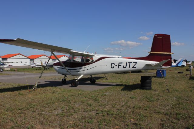 C-FJTZ — - C-FJTZ Cessna 172 stationné à laéroport de Joliette CSG3 QC. le 12-08-2018