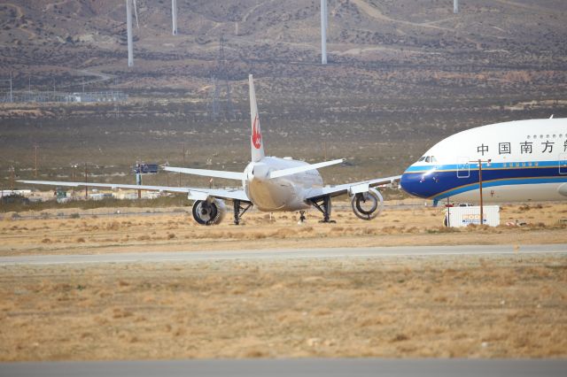 Boeing 777-200 — - Mojave Air and Space Port