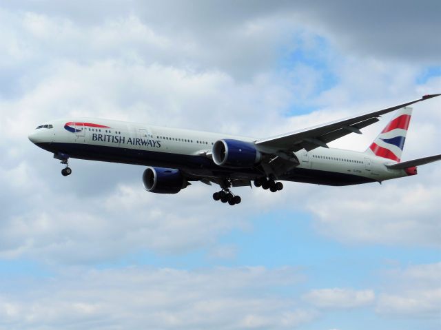 BOEING 777-300 (G-STBE) - British Airways (BA) G-STBE Boeing 777-36N ER [cn38696]br /London Heathrow (LHR). British Airways flight BA6 arriving from Tokyo Narita (NRT).  br /Taken from Stanwell Moor Road (end of 9L Northern Runway)br /2013 05 25  a rel=nofollow href=http://alphayankee.smugmug.com/Airlines-and-Airliners-Portfolio/Airlines/EuropeanAirlines/British-Airways-BA/https://alphayankee.smugmug.com/Airlines-and-Airliners-Portfolio/Airlines/EuropeanAirlines/British-Airways-BA//a