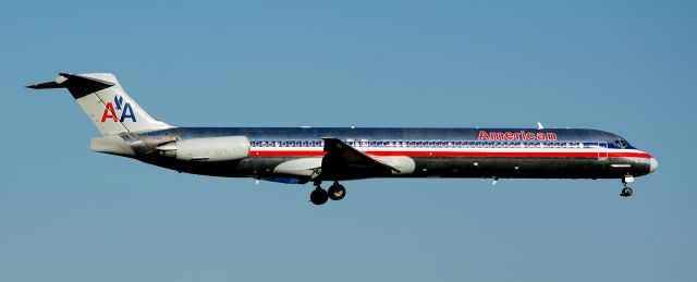 McDonnell Douglas MD-80 (N965TW) - 10/01/2016 American N965TW MD-80 MadDog KDFW - These planes are quickly being retired.