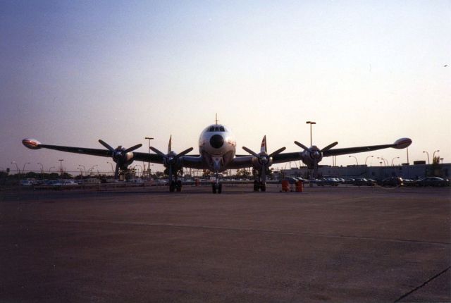 Lockheed EC-121 Constellation (N6937C)