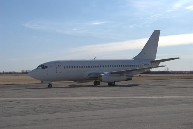 Boeing 737-200 (N103HA)